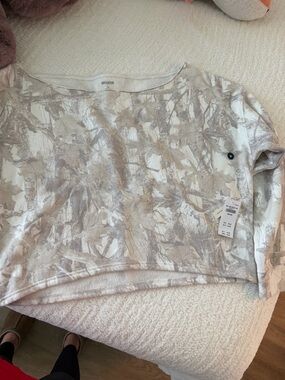 NWT Hollister Off the Shoulder Camo Fleece Swestshirt Crop